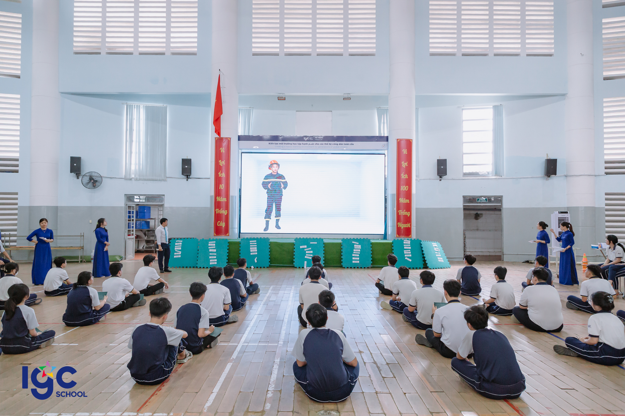 Ngoại khóa Hóa học trong Phòng chống Cháy nổ - Khối 10