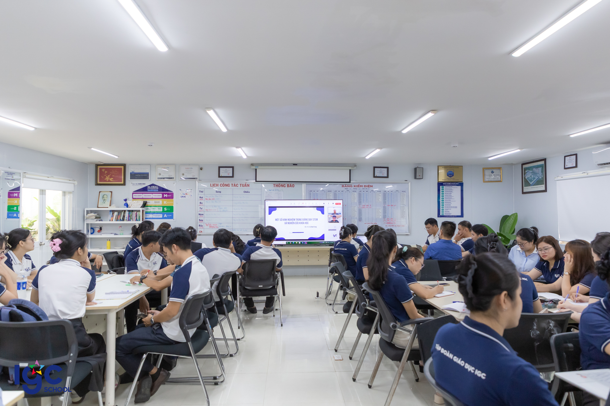 TẬP HUẤN CHIA SẺ KINH NGHIỆM GIẢNG DẠY STEM & NGHIÊN CỨU KHOA HỌC