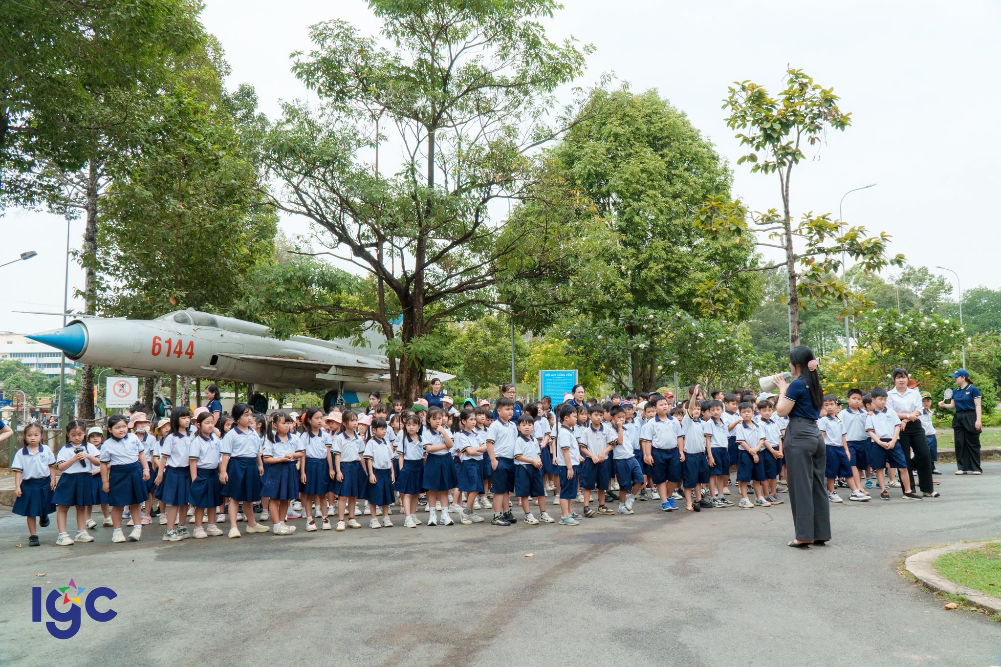 Hành trình về nguồn: Học sinh lớp 1 trường Trịnh Hoài Đức khám phá lịch sử địa phương