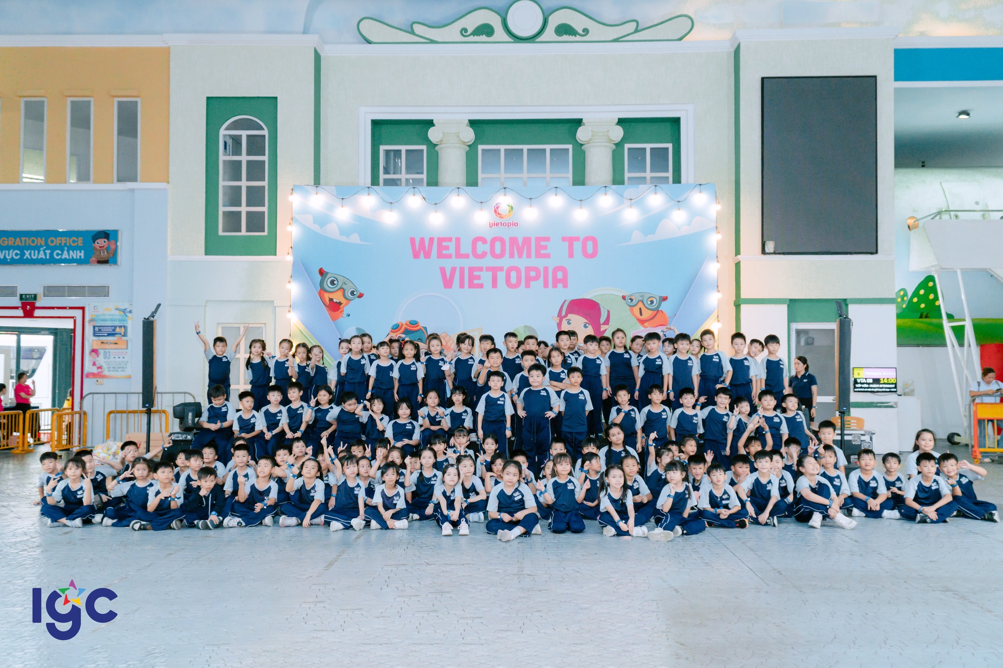 Hành trình trải nghiệm Vietopia: học sinh khối 1 Trịnh Hoài Đức hoá thân thành "công dân tí hon"