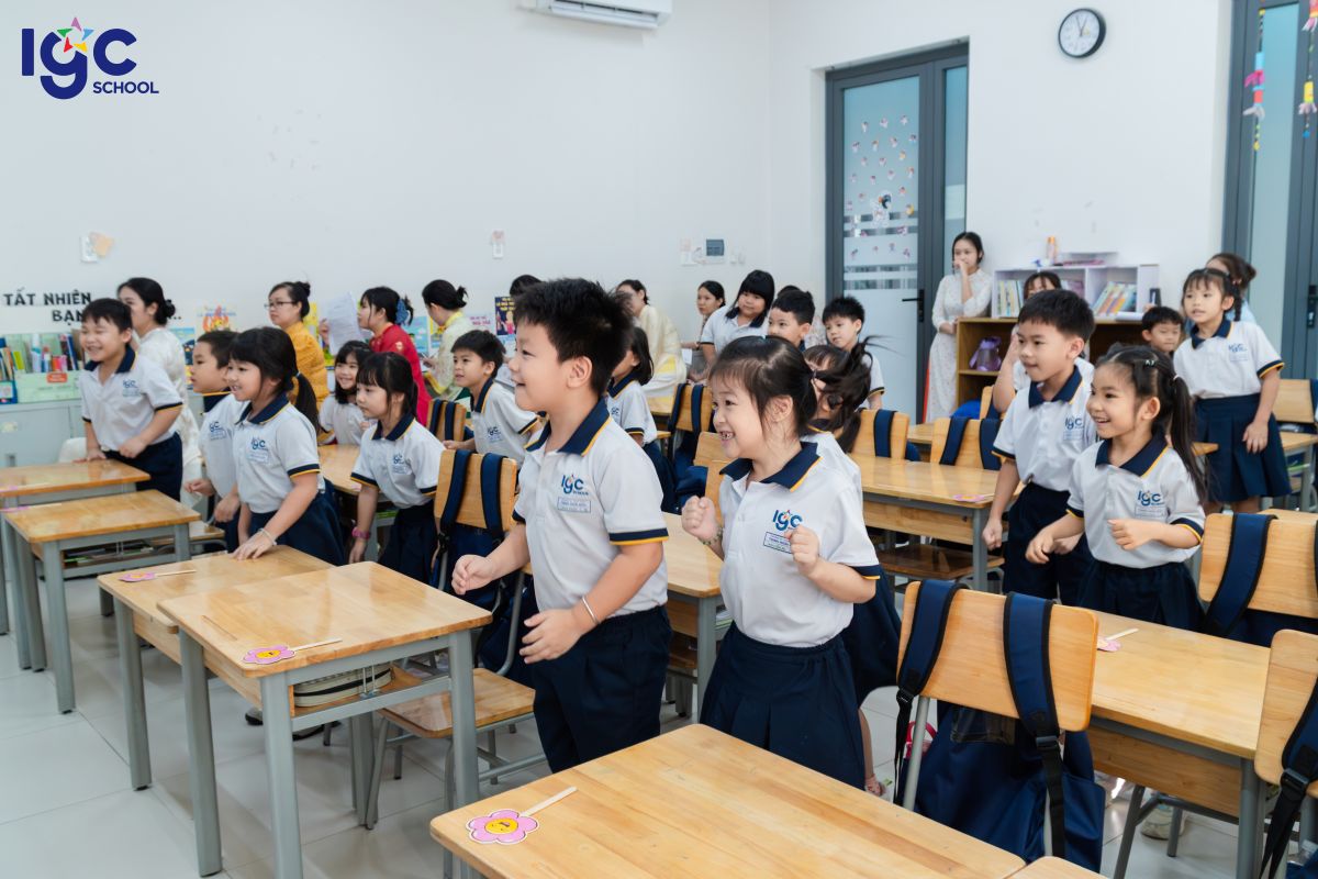 CÙNG CON HỌC CÁCH QUAN TÂM ÔNG BÀ CHA MẸ