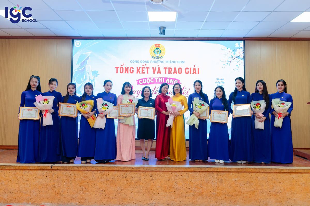 DUYÊN DÁNG ÁO DÀI – RẠNG RỠ SẮC HỒNG TRỊNH HOÀI ĐỨC
