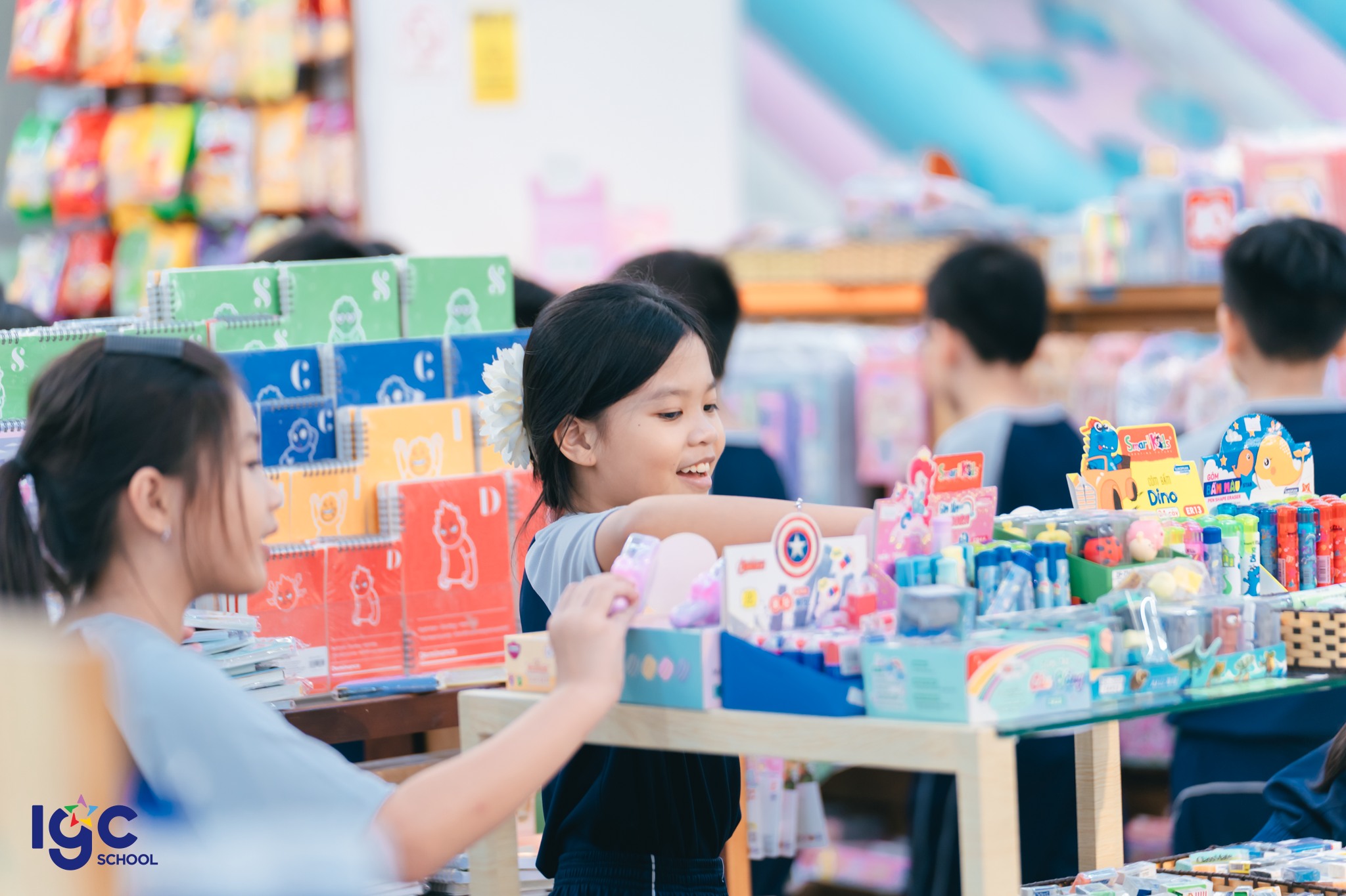 Học sinh học cách tiêu dùng thông minh