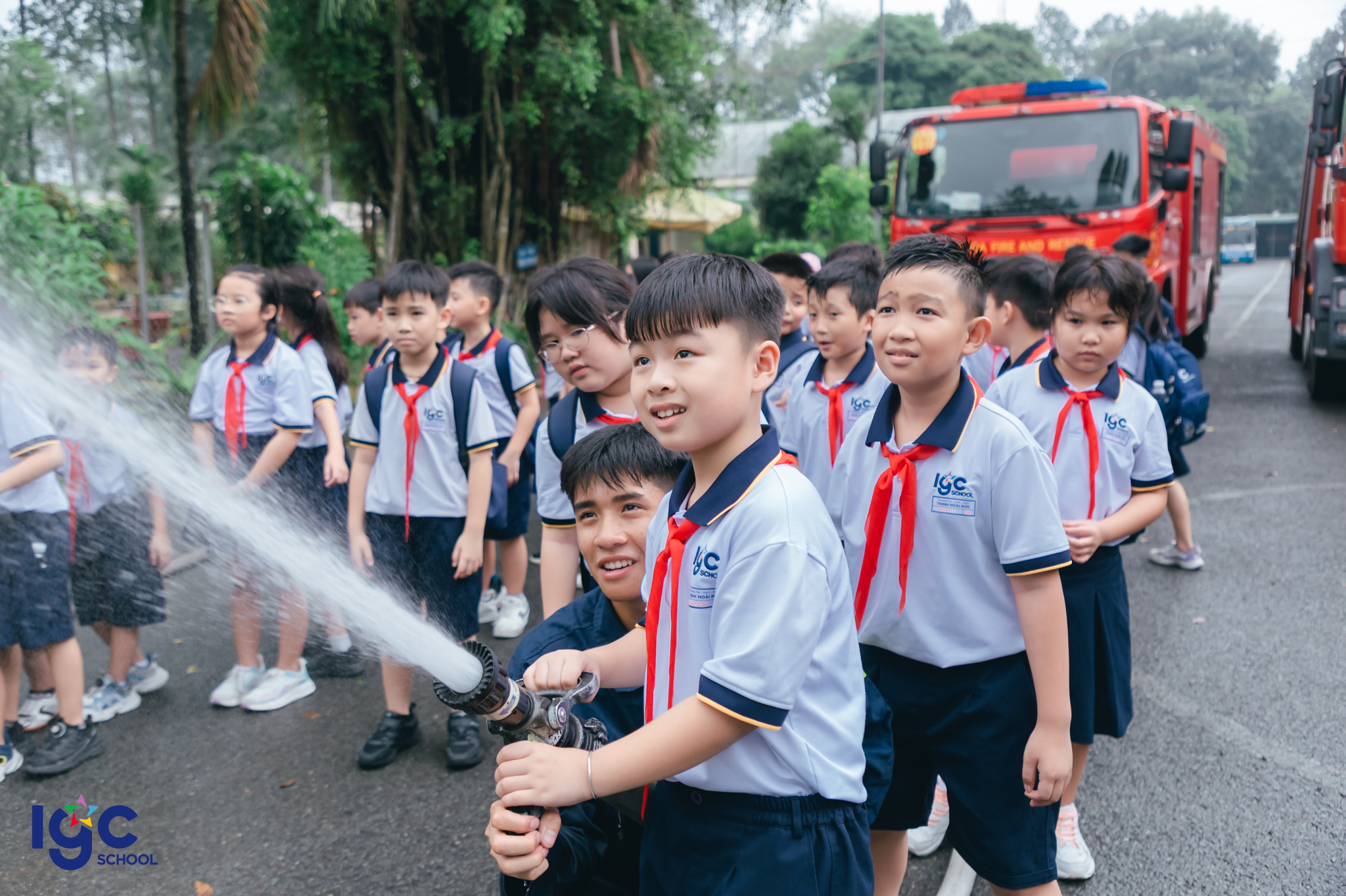 Học sinh Khối 3 trải nghiệm PCCC