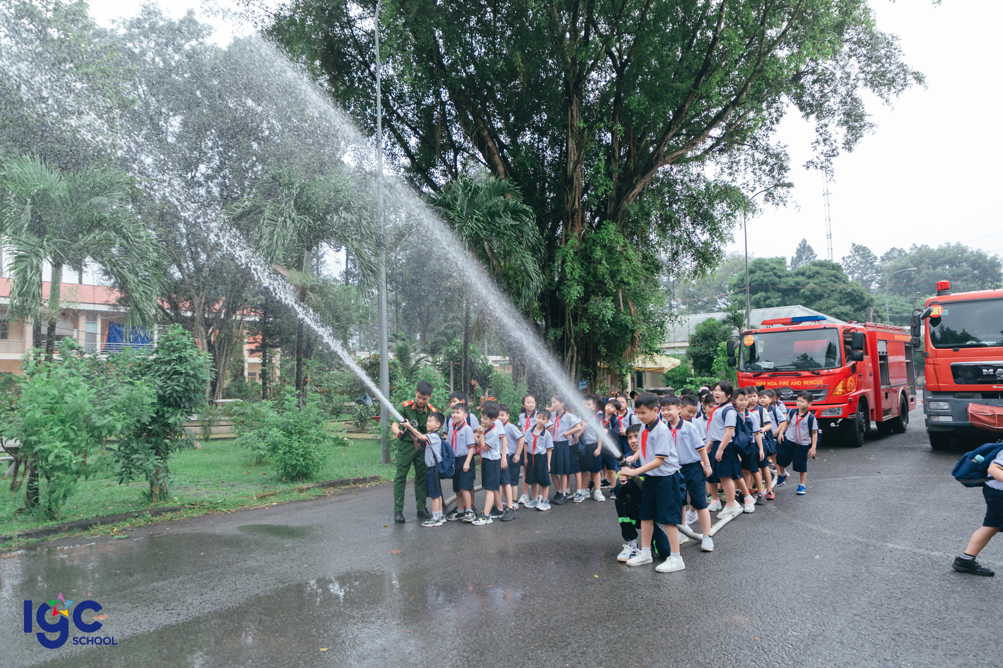 Học sinh Khối 3 trải nghiệm PCCC