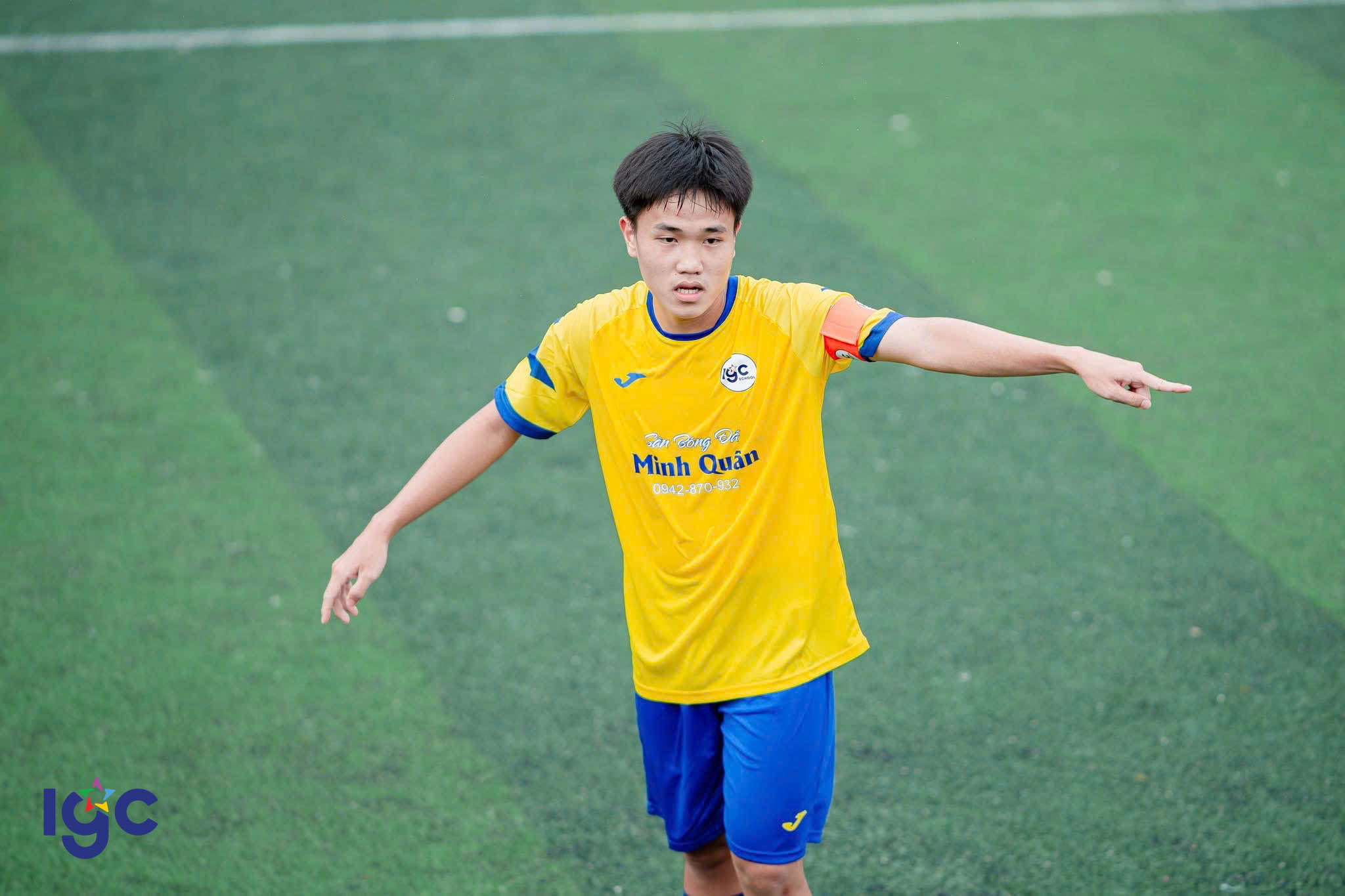 Đội bóng THPT Trịnh Hoài Đức thi đấu