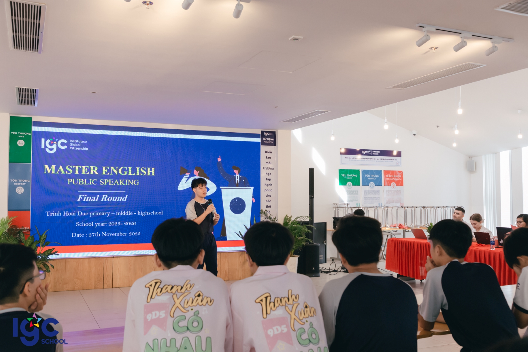 Không khí cuộc thi tiếng Anh