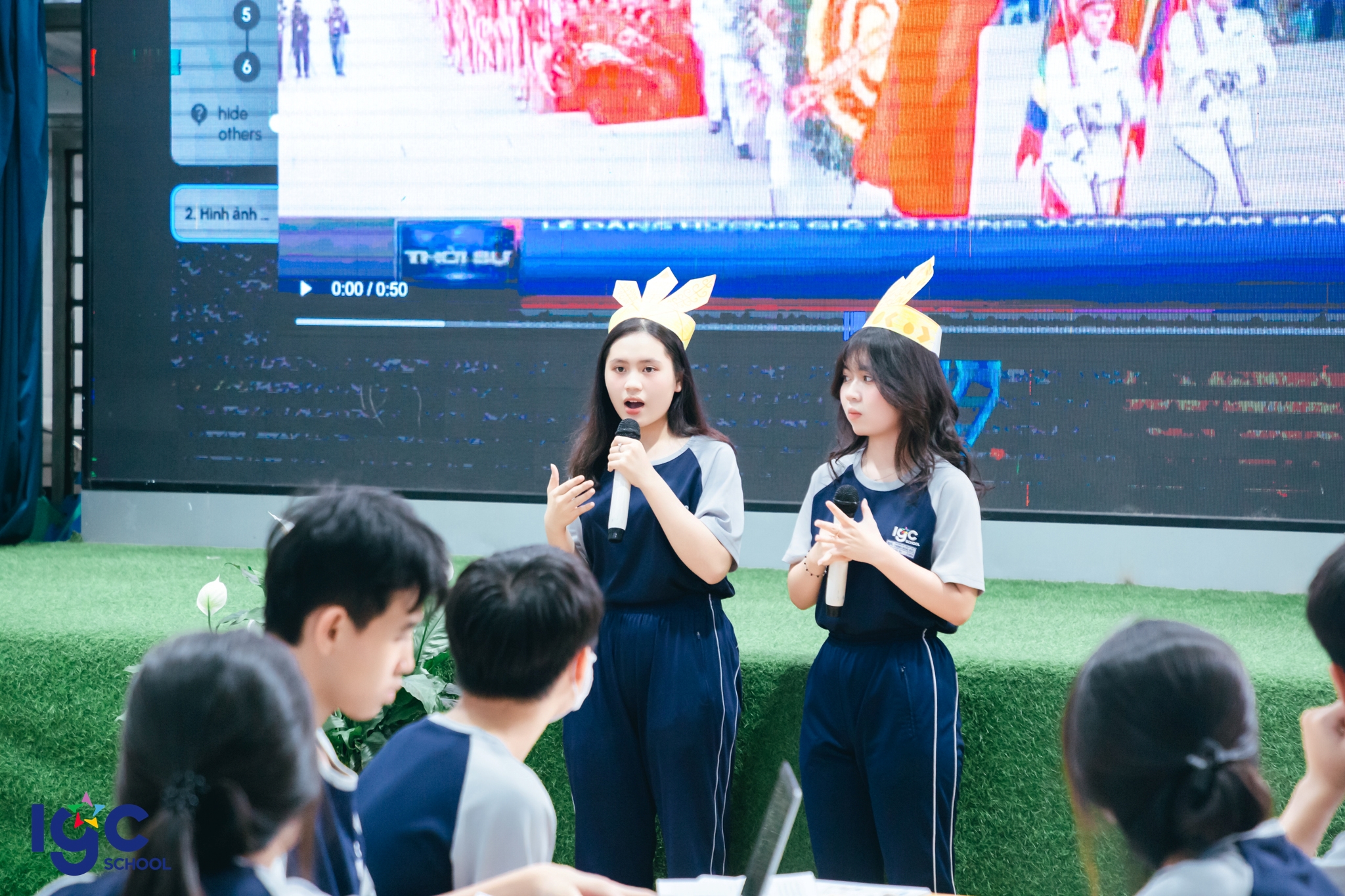 Học sinh thuyết trình