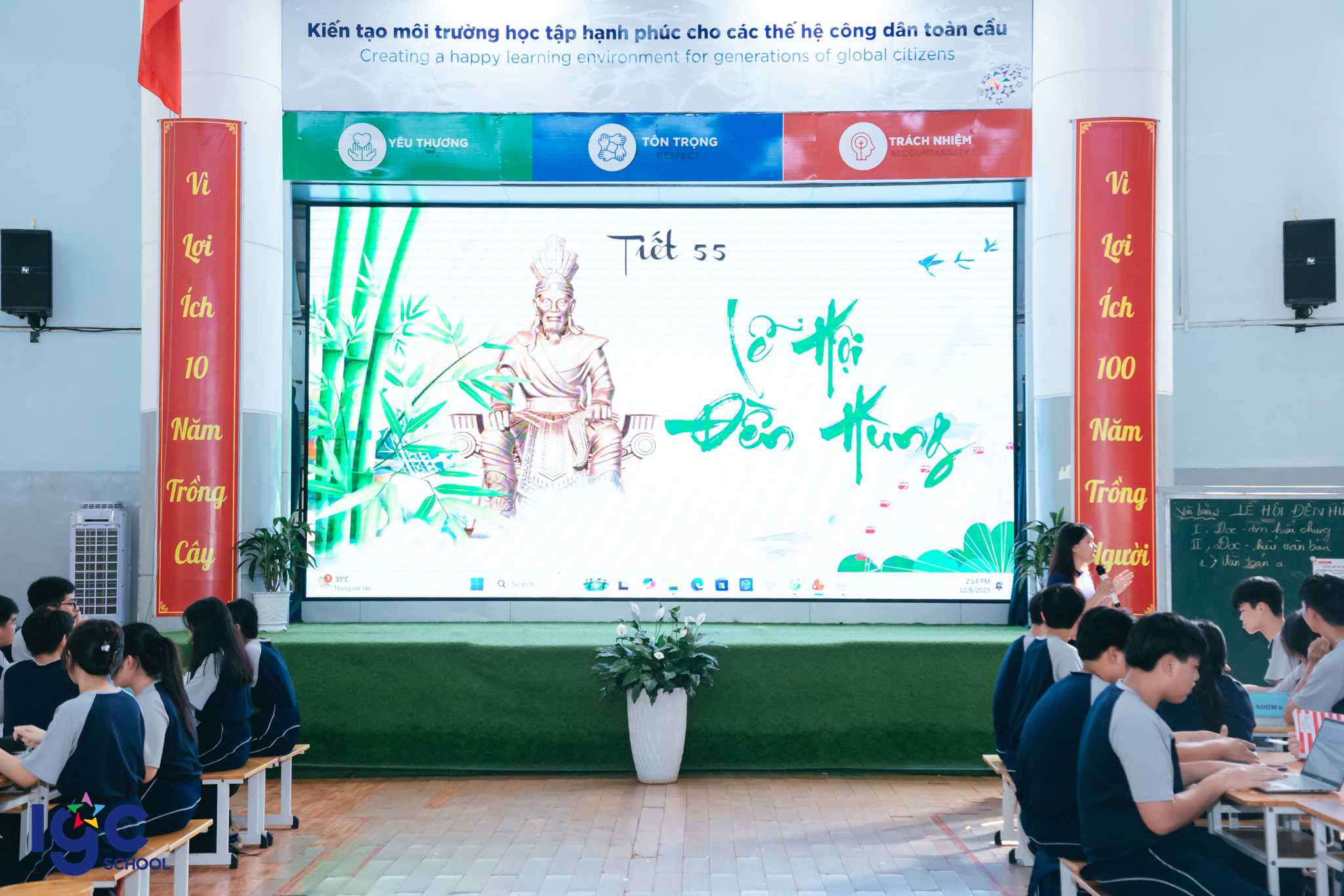 Học sinh trải nghiệm công nghệ thực tế ảo