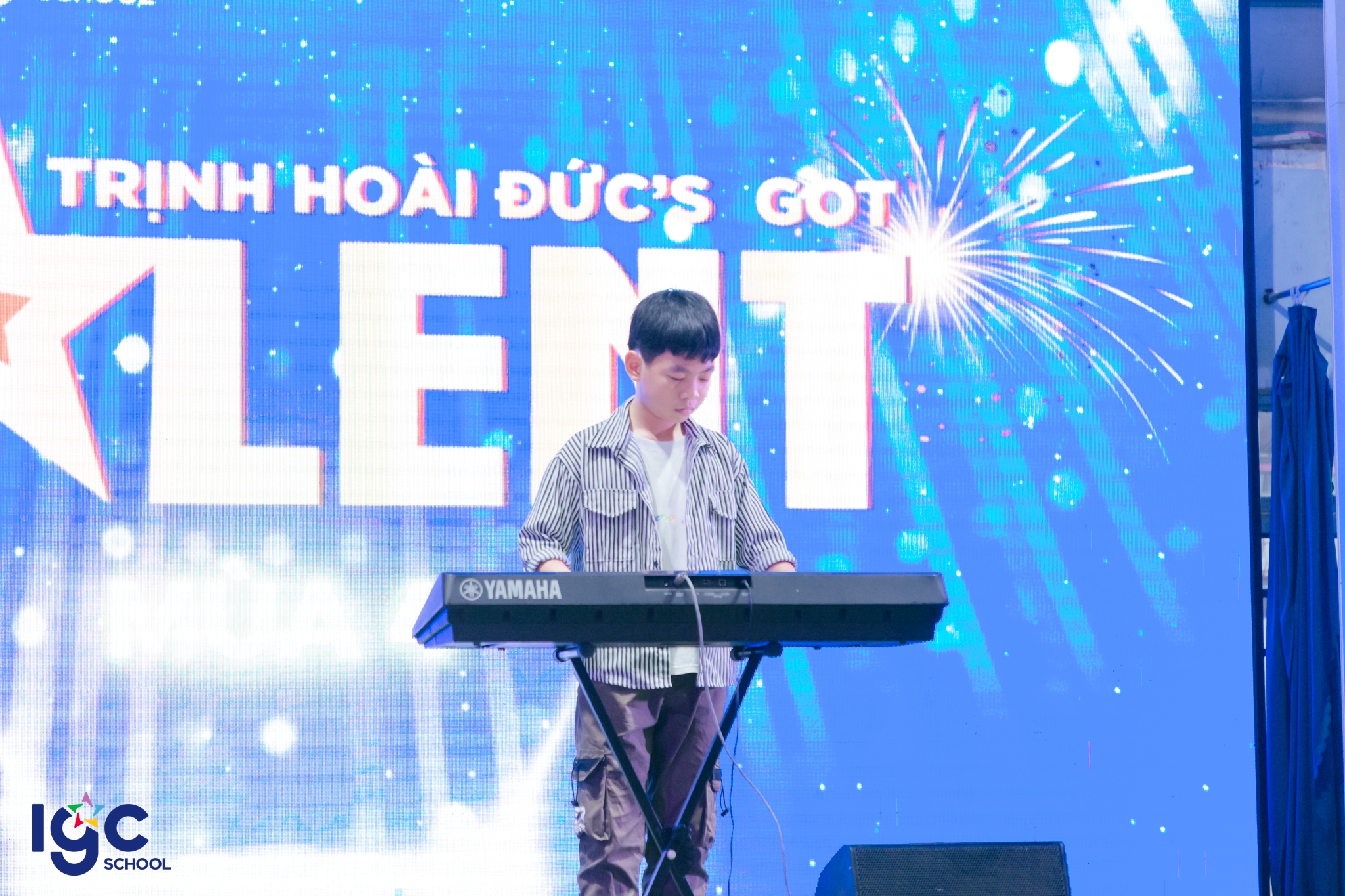 Sân khấu hoành tráng