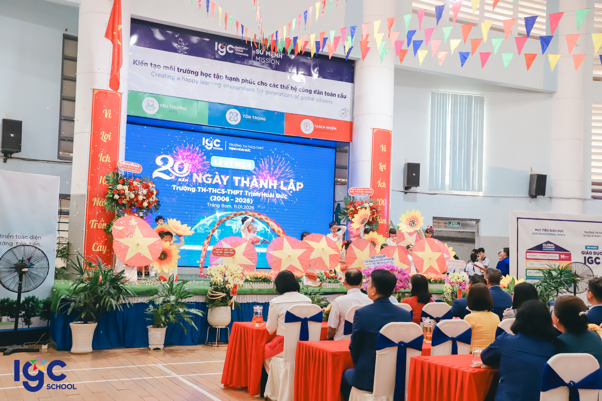 Lễ kỷ niệm trang trọng