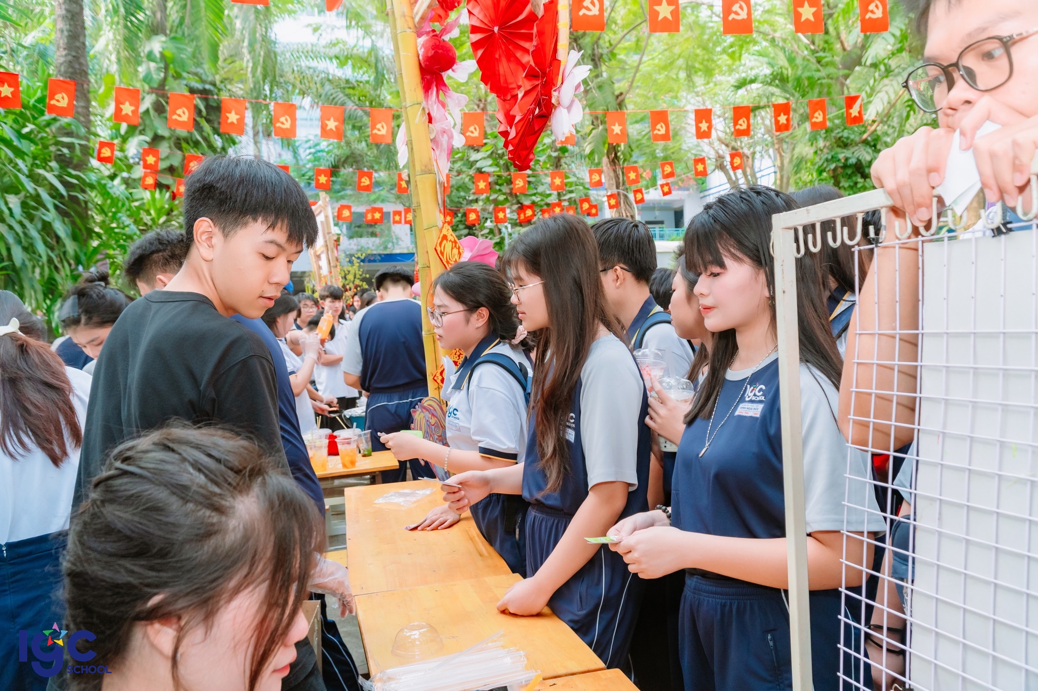 Hội xuân trung học 8