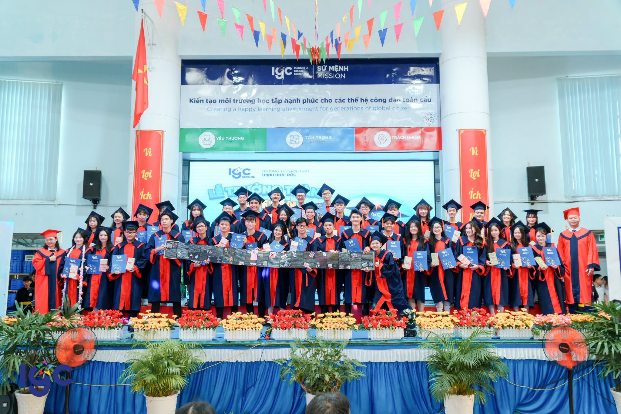 Tập thể lớp 12