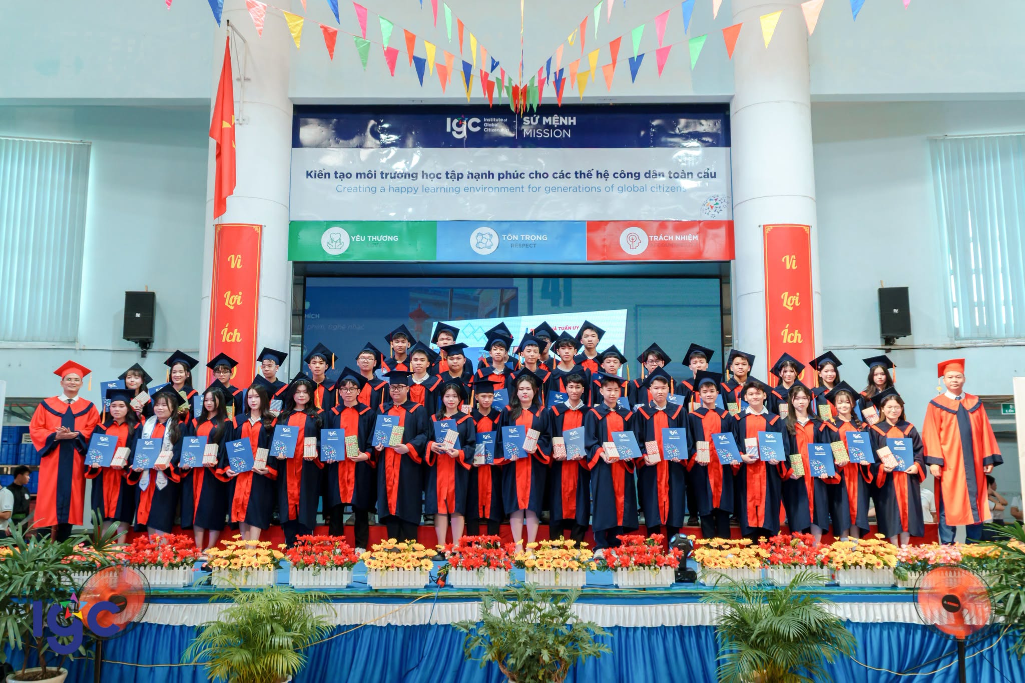 Tập thể lớp 12