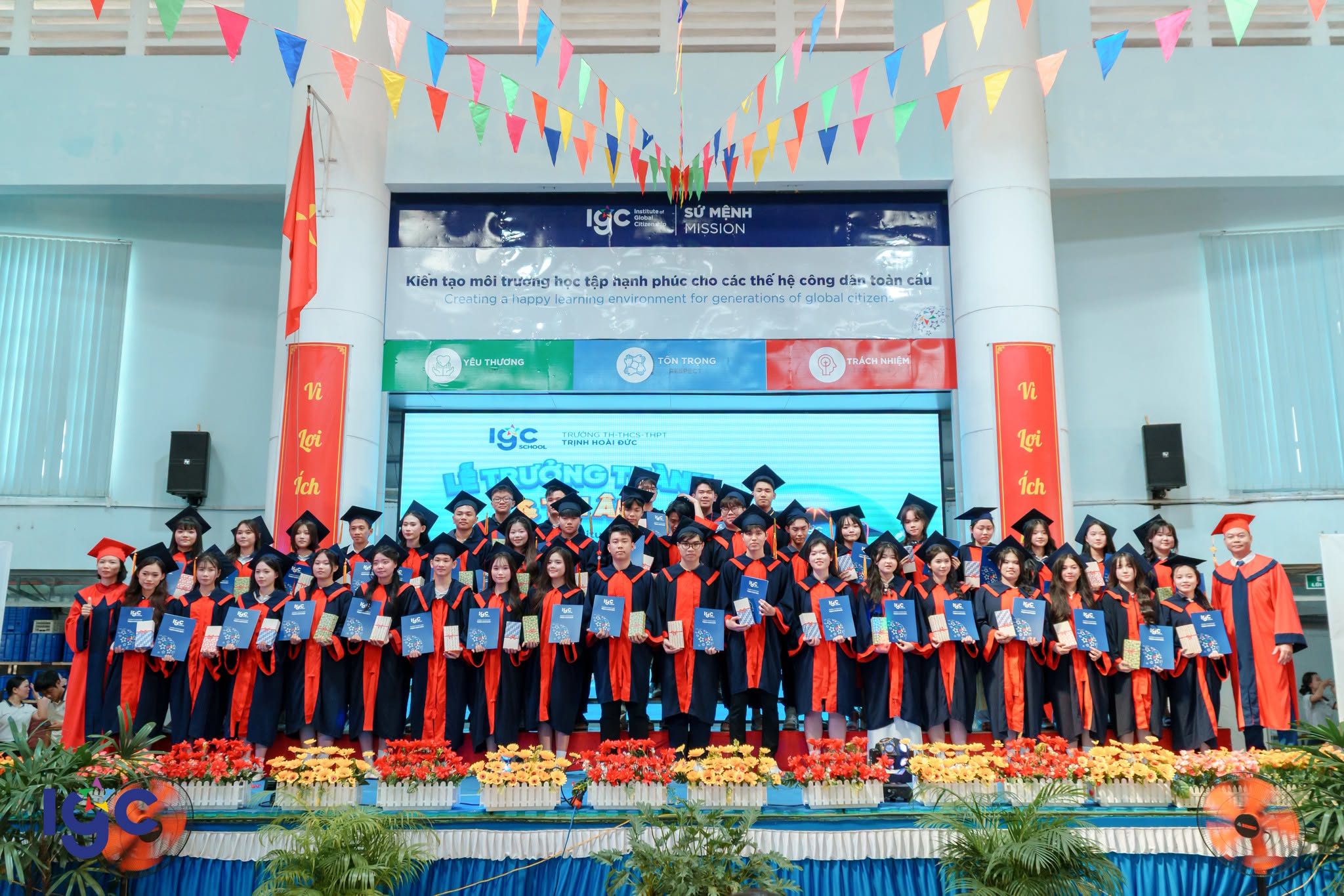 Tập thể lớp 12