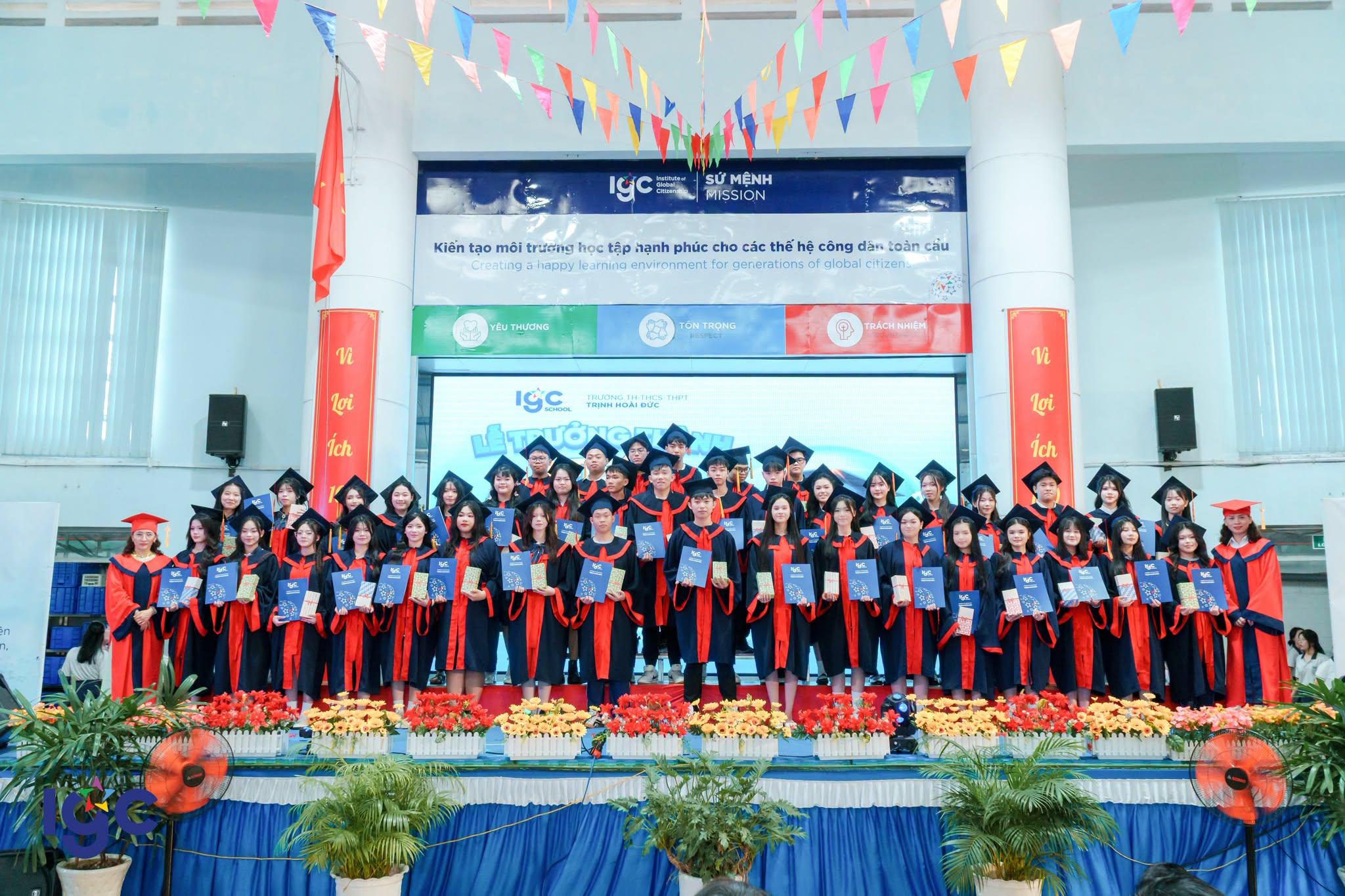 Tập thể lớp 12