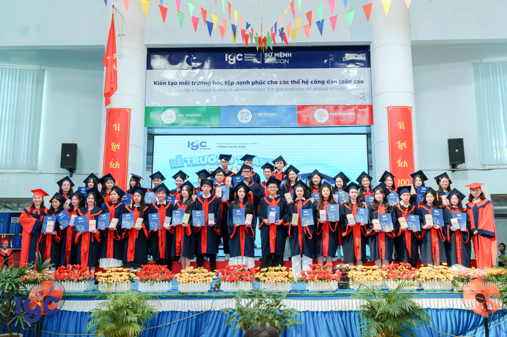 Tập thể lớp 12