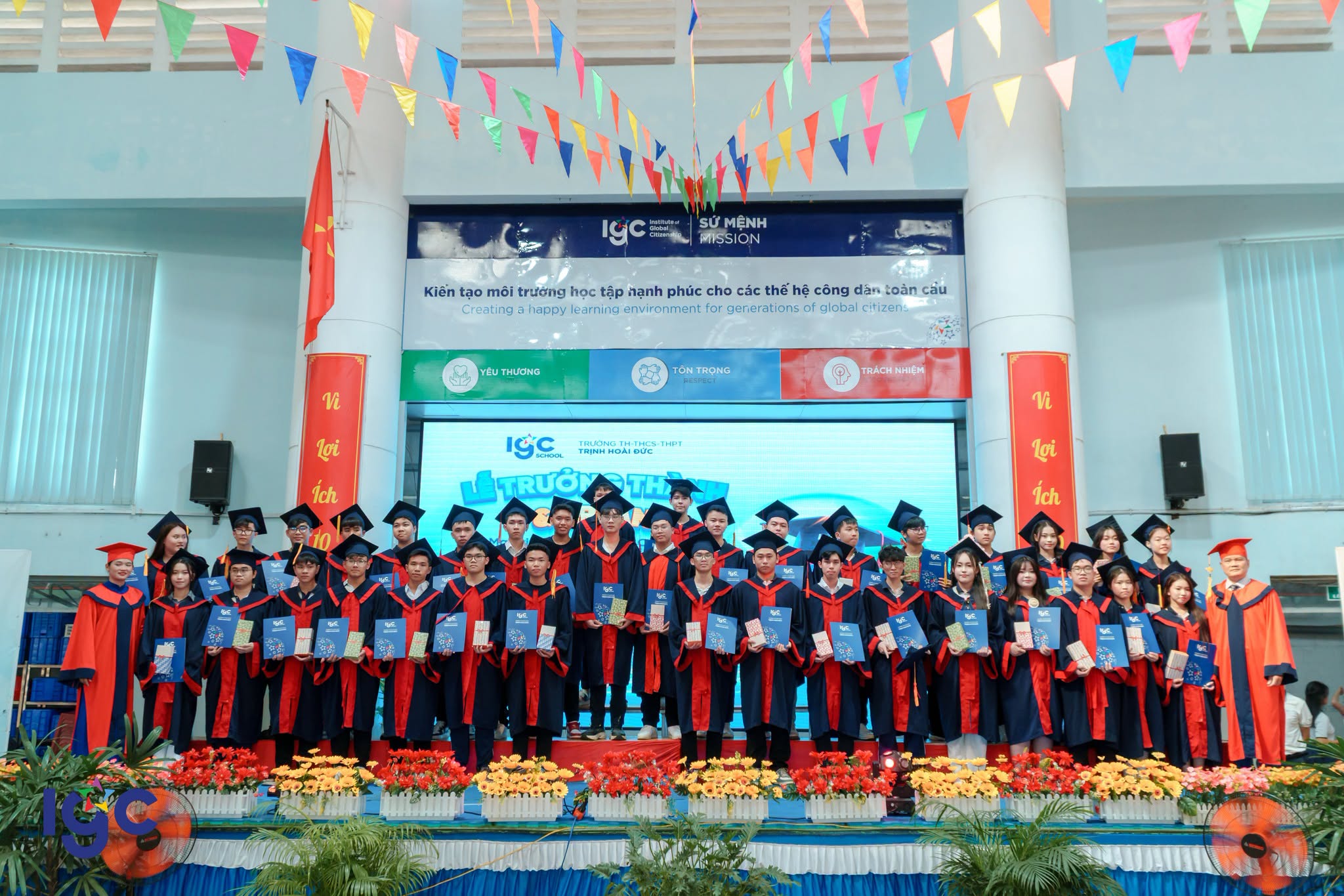 Tập thể lớp 12