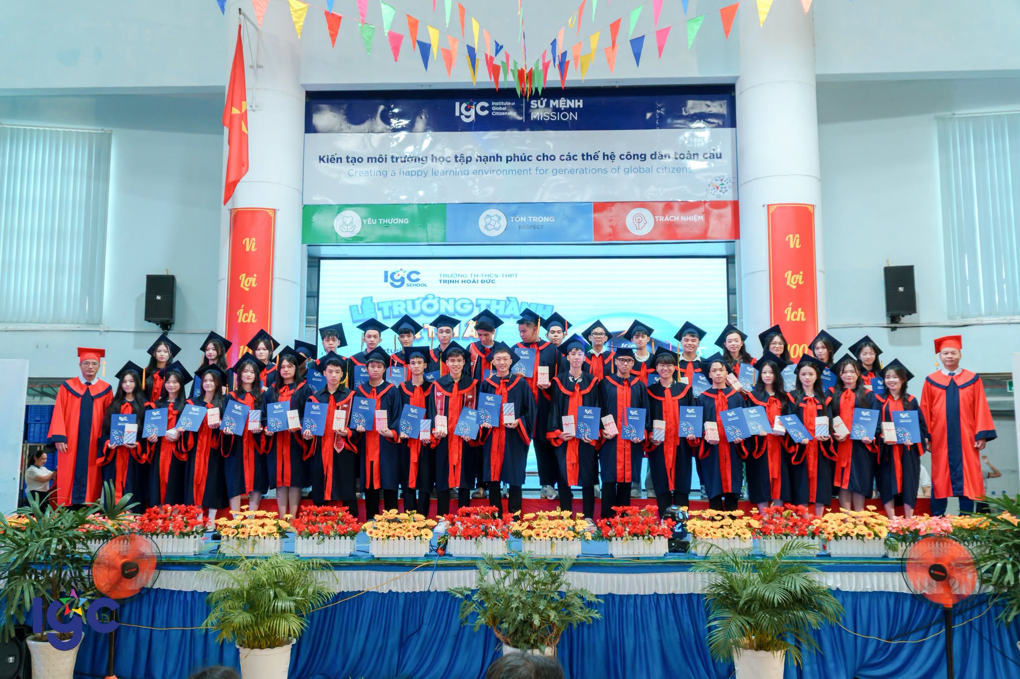 Tập thể lớp 12