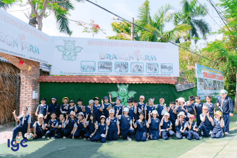 Hoạt động giáo dục kỹ năng sống cho trẻ giúp xây dựng tinh thần đồng đội và sự tự tin. Phương pháp giáo dục kỹ năng sống cho trẻ hiệu quả tại trường học.