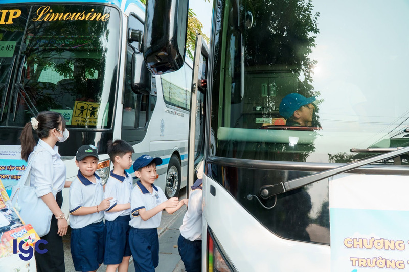 Dịch vụ xe đưa đón học sinh trường Trịnh Hoài Đức tận nơi chất lượng cao tại Đồng Nai